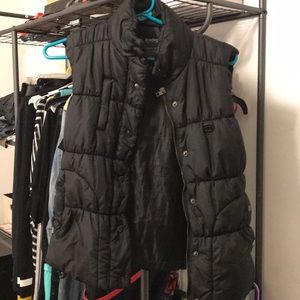 Eckored Puffer Vest